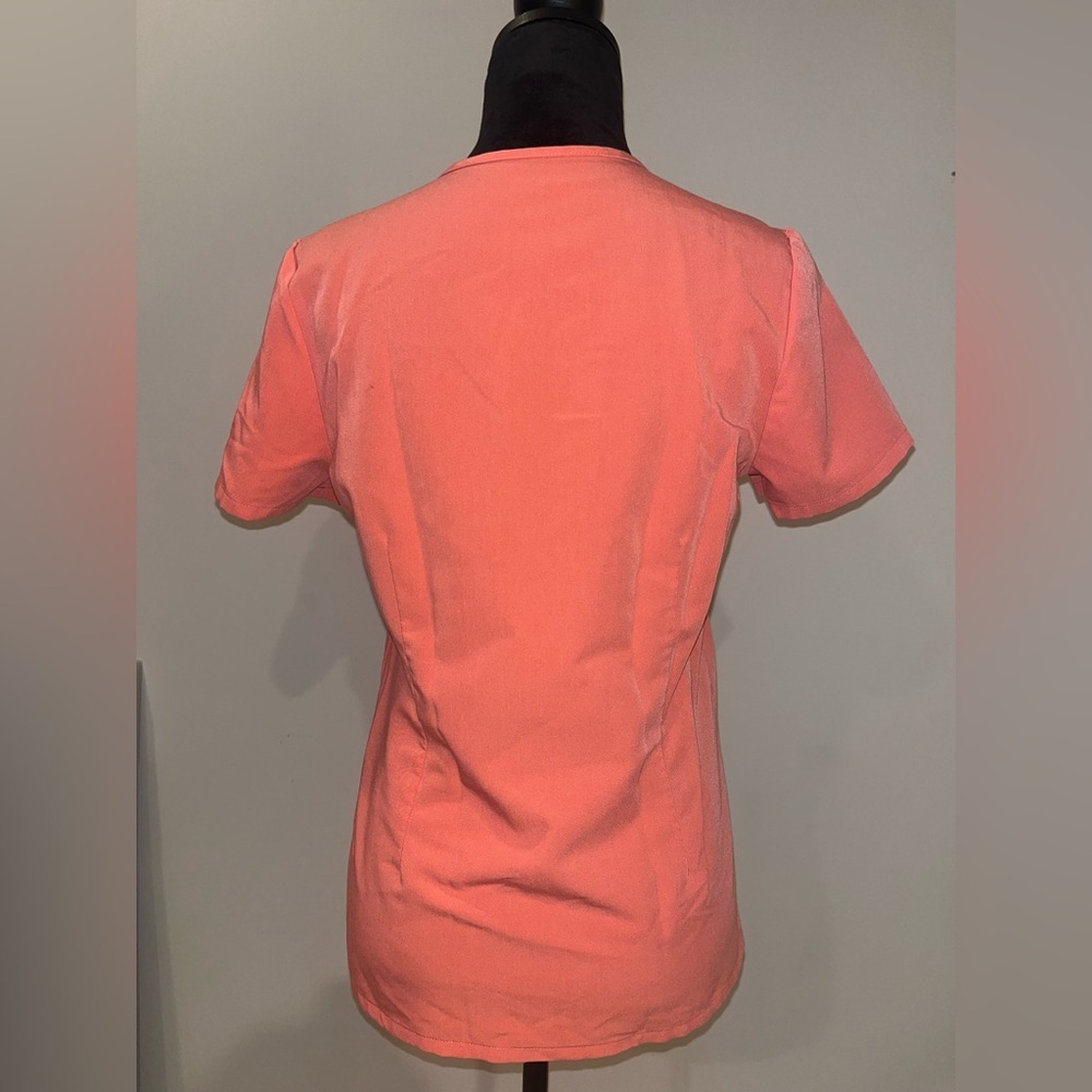 Figs Women's Peach V-Neck Scub Top- extra small - Picture 3 of 3